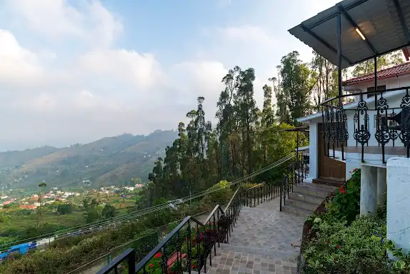 Warmth Hill Crest Resort